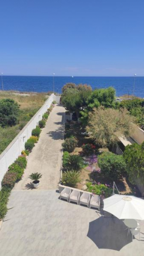 Seagull Apartments - front and Sea View & Airport Bari
